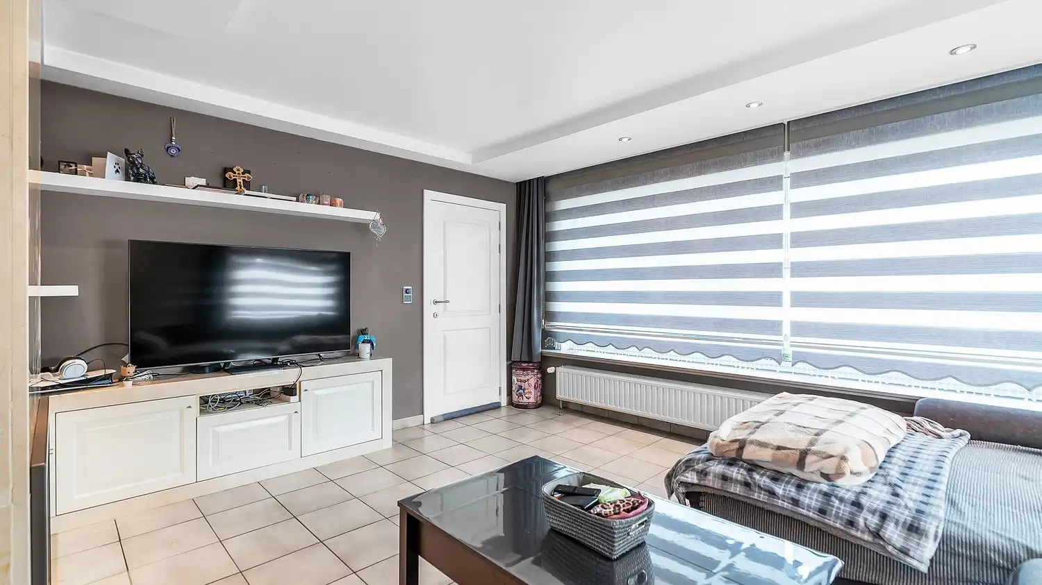 Ruime gezinswoning met 3 slaapkamers + bureel/slaapkamer en mogelijkheid tot extra slaapkamers op zolder foto 4