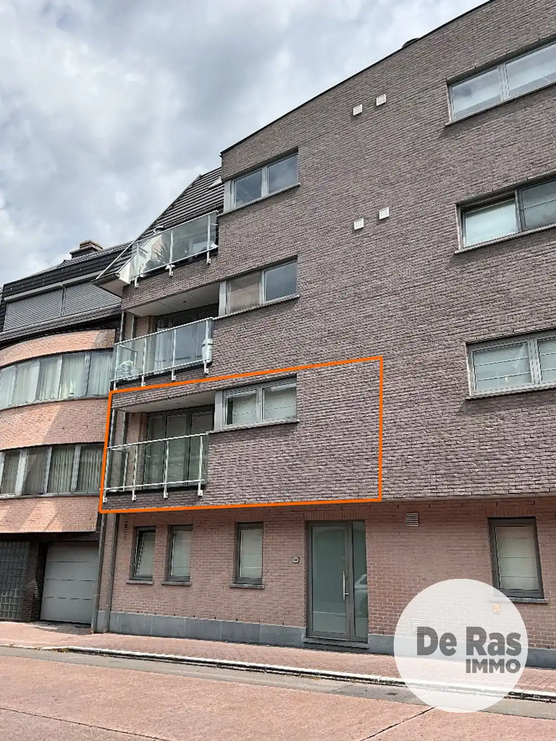 HERZELE - Instapklaar appartement foto {{pictureIndex}}