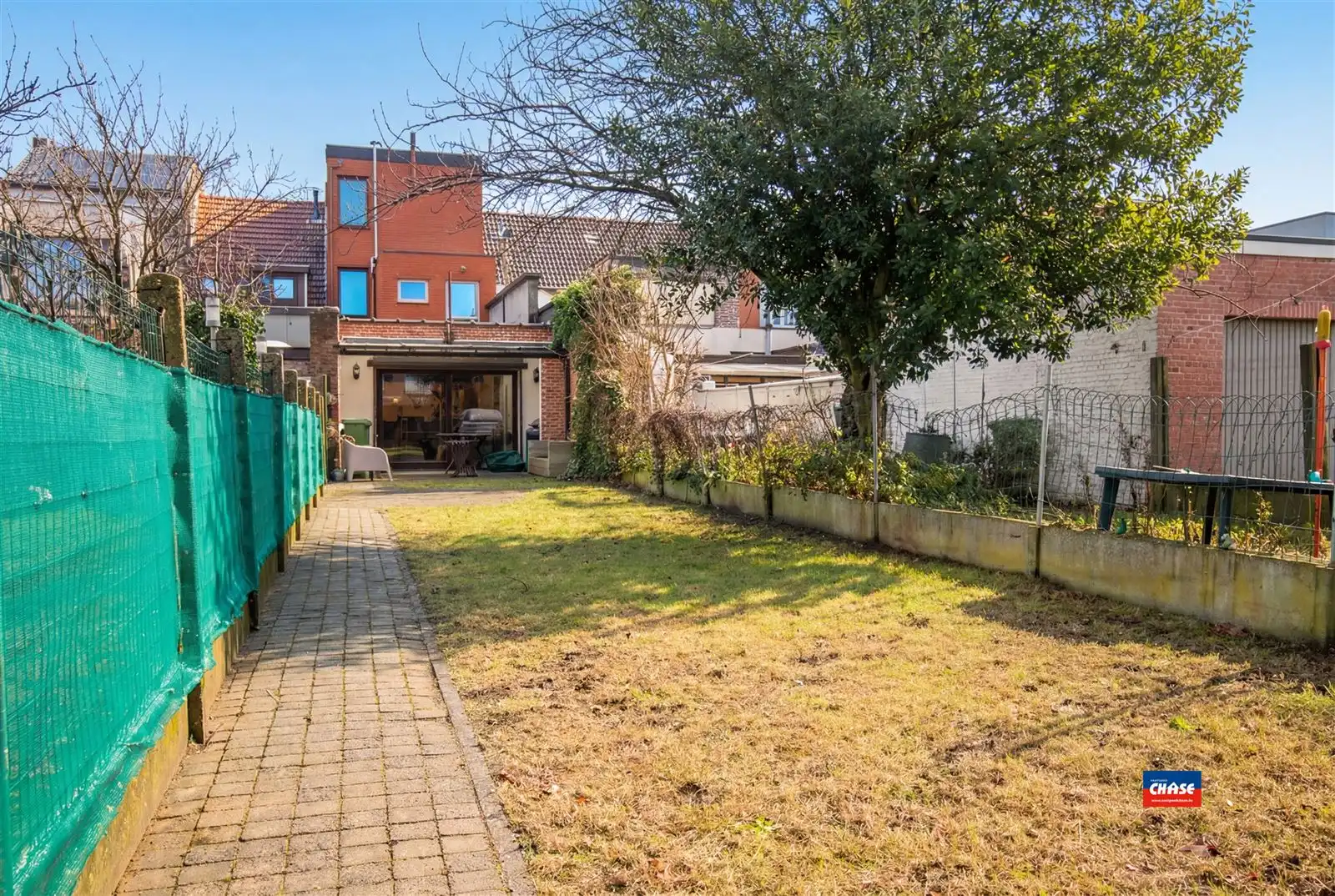 Gerenoveerde gezinswoning foto 7