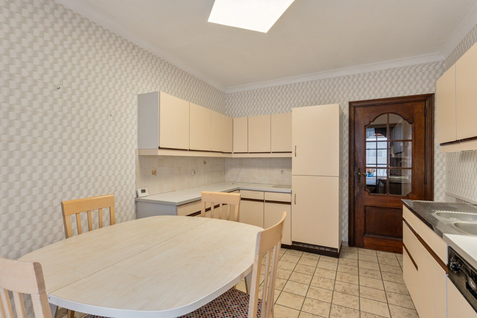 Centraal gelegen gebouw bestaande uit een handelspand op het gelijkvloers en een bovenliggend duplex-appartement! foto 17