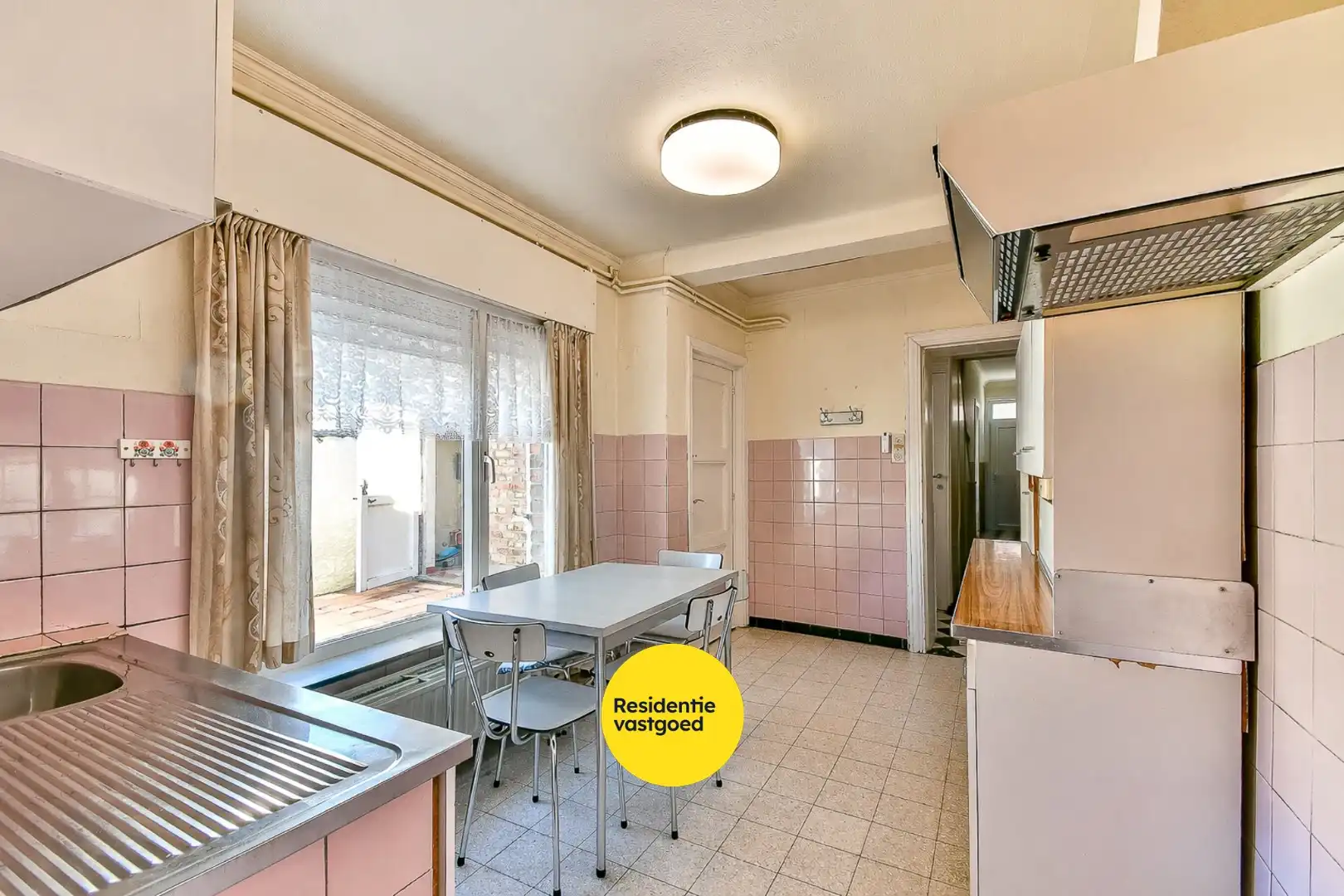 Te renoveren woning op rustige en centrale ligging foto 5