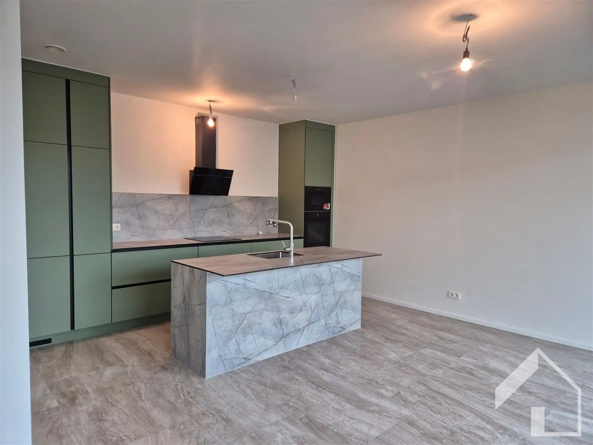 Nieuwbouw appartement op de 1ste verdieping met 2 slaapkamers, terras en lift  foto 4