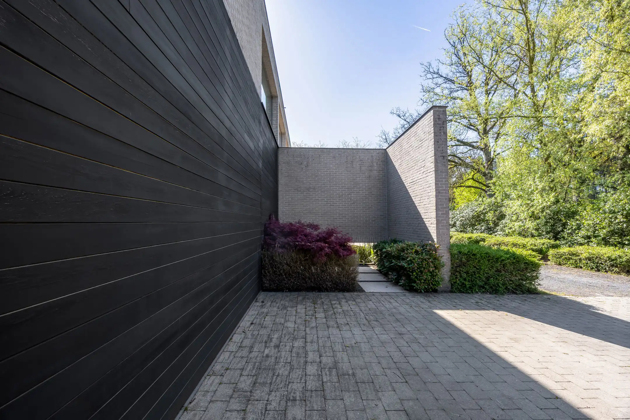 Luxueuze moderne villa met zwemvijver en prachtig poolhouse foto 5