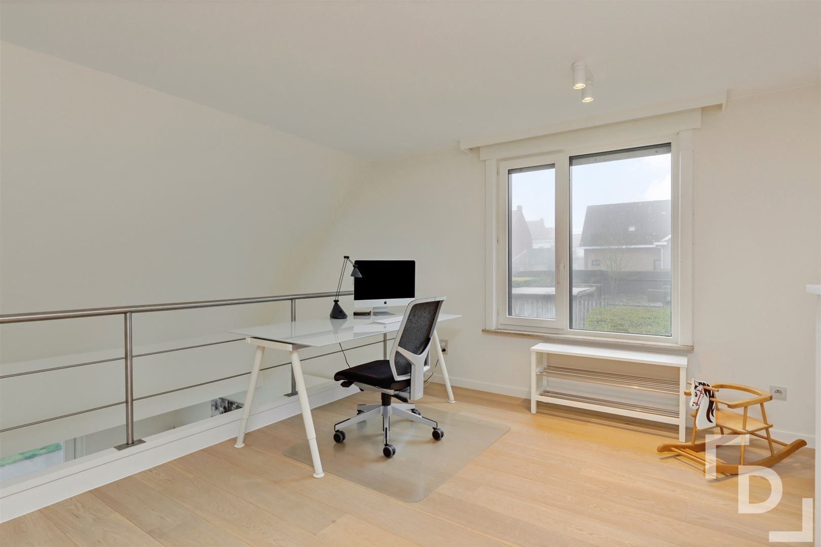 Prachtige villa aan de stadsrand foto 37