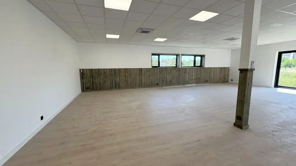 Gerenoveerde kantoren met magazijn te huur nabij N16 te Temse foto 10