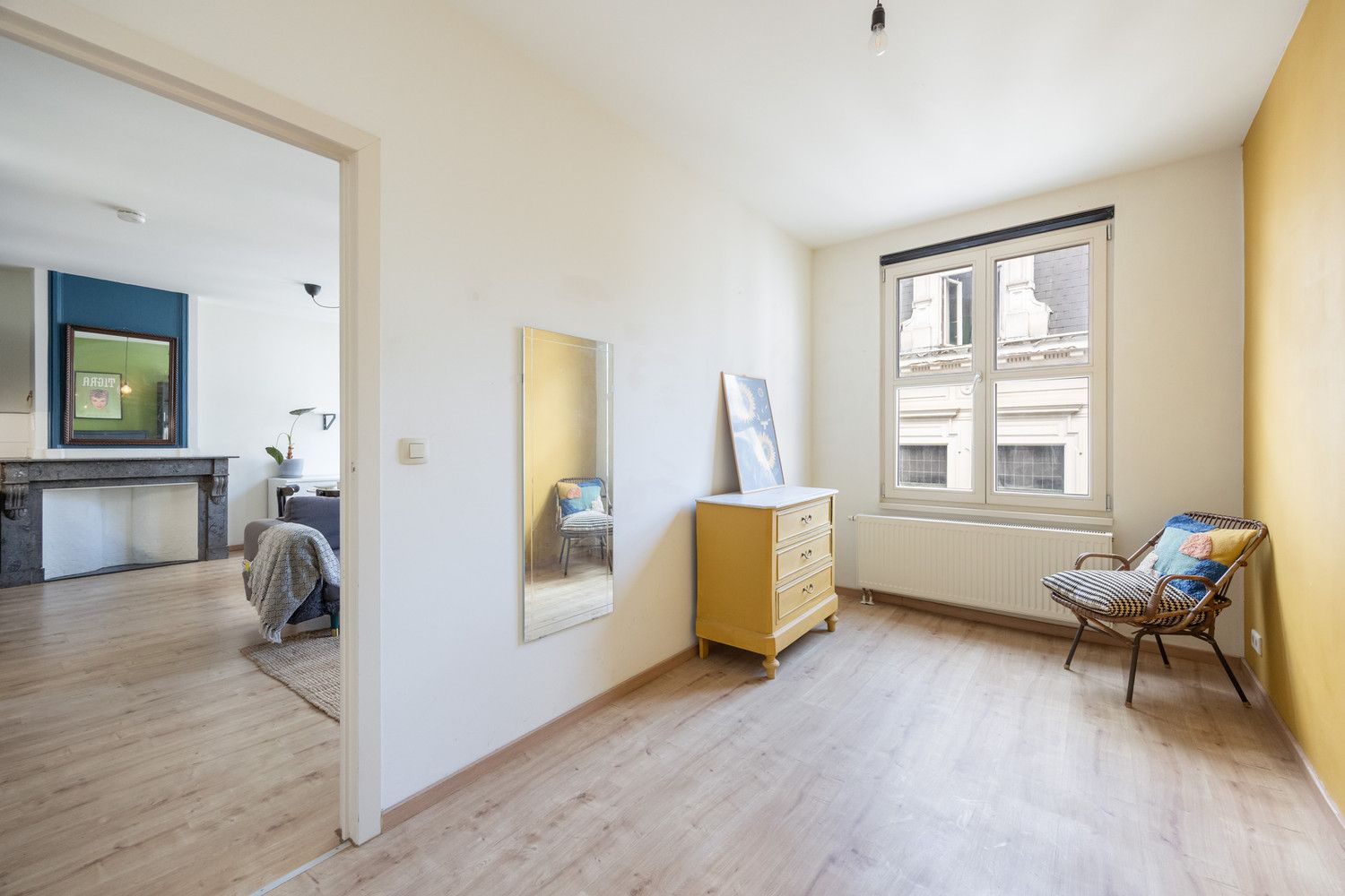 Instapklaar 2-slaapkamer appartement (70m²) met zalig terras op toplocatie in centrum Antwerpen foto 9