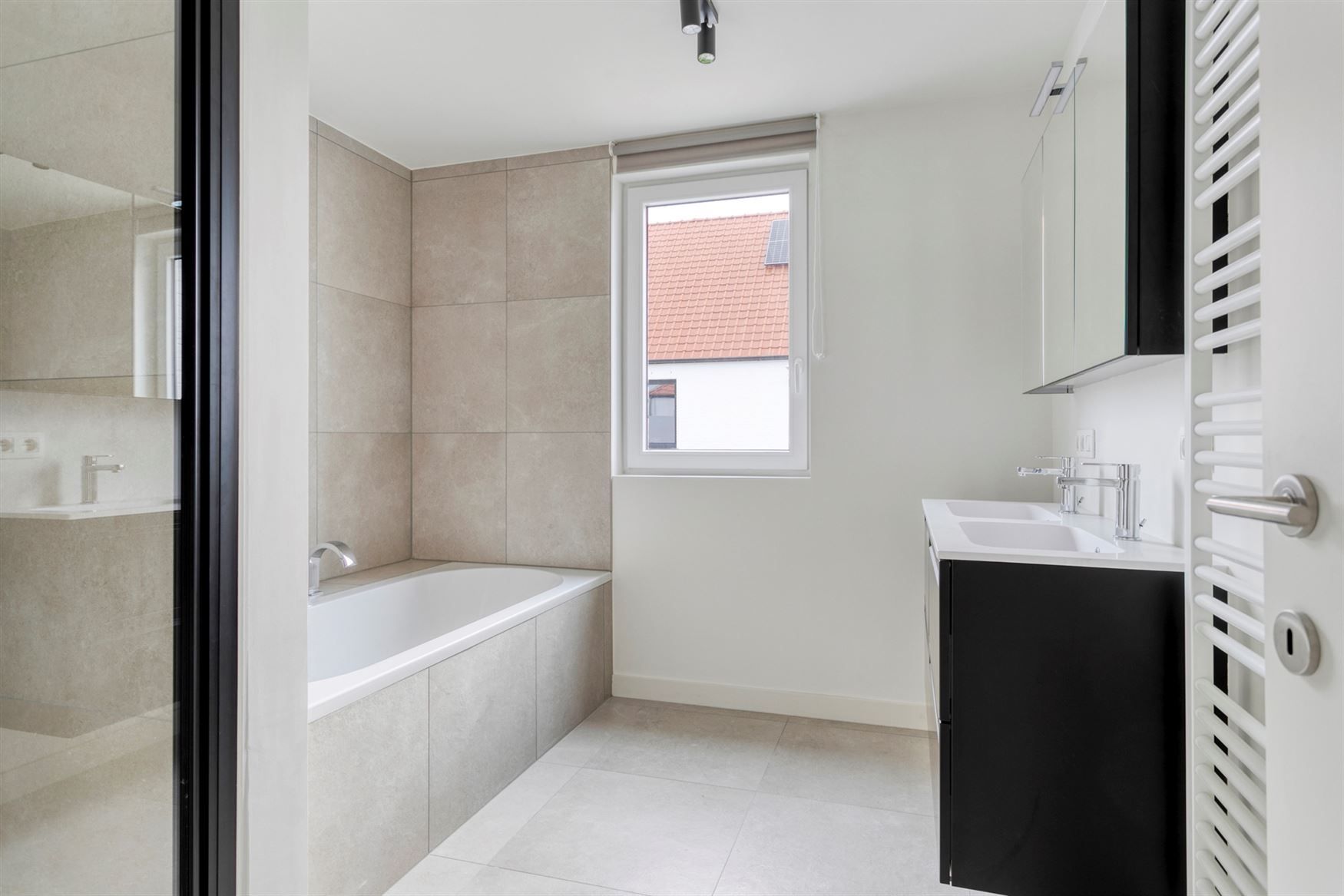 Nieuwbouwwoning in een jonge wijk foto 9