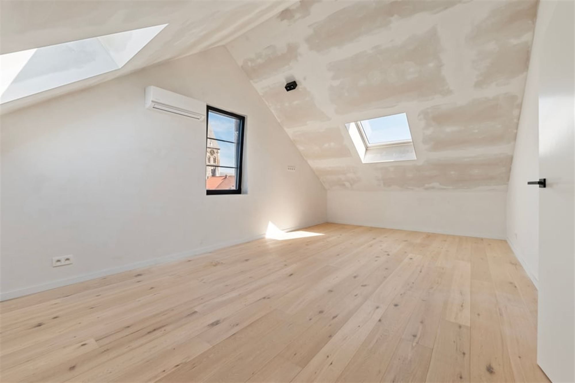 3 SLK APPARTEMENT MET RUIME TUIN EN PARKEERPLAATS IN HET CENTRUM VAN LANDEN  foto 13
