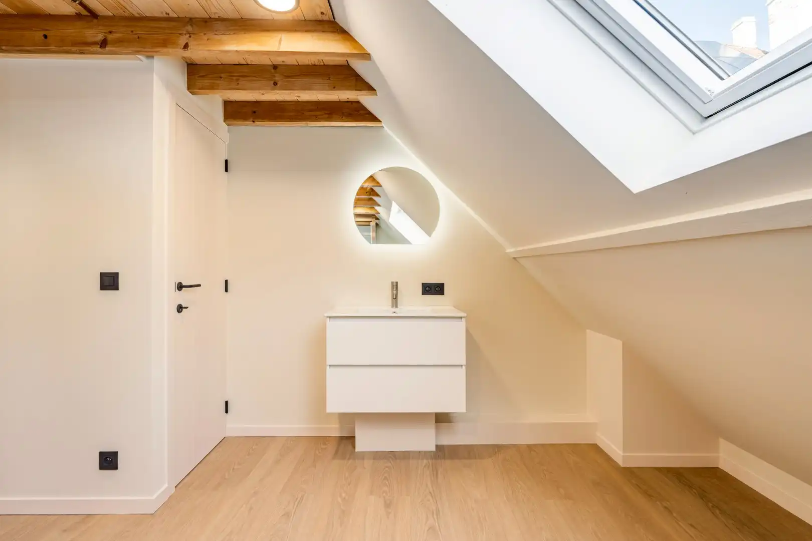 Energiezuinige gerenoveerde rijwoning - centrum Brugge foto 10