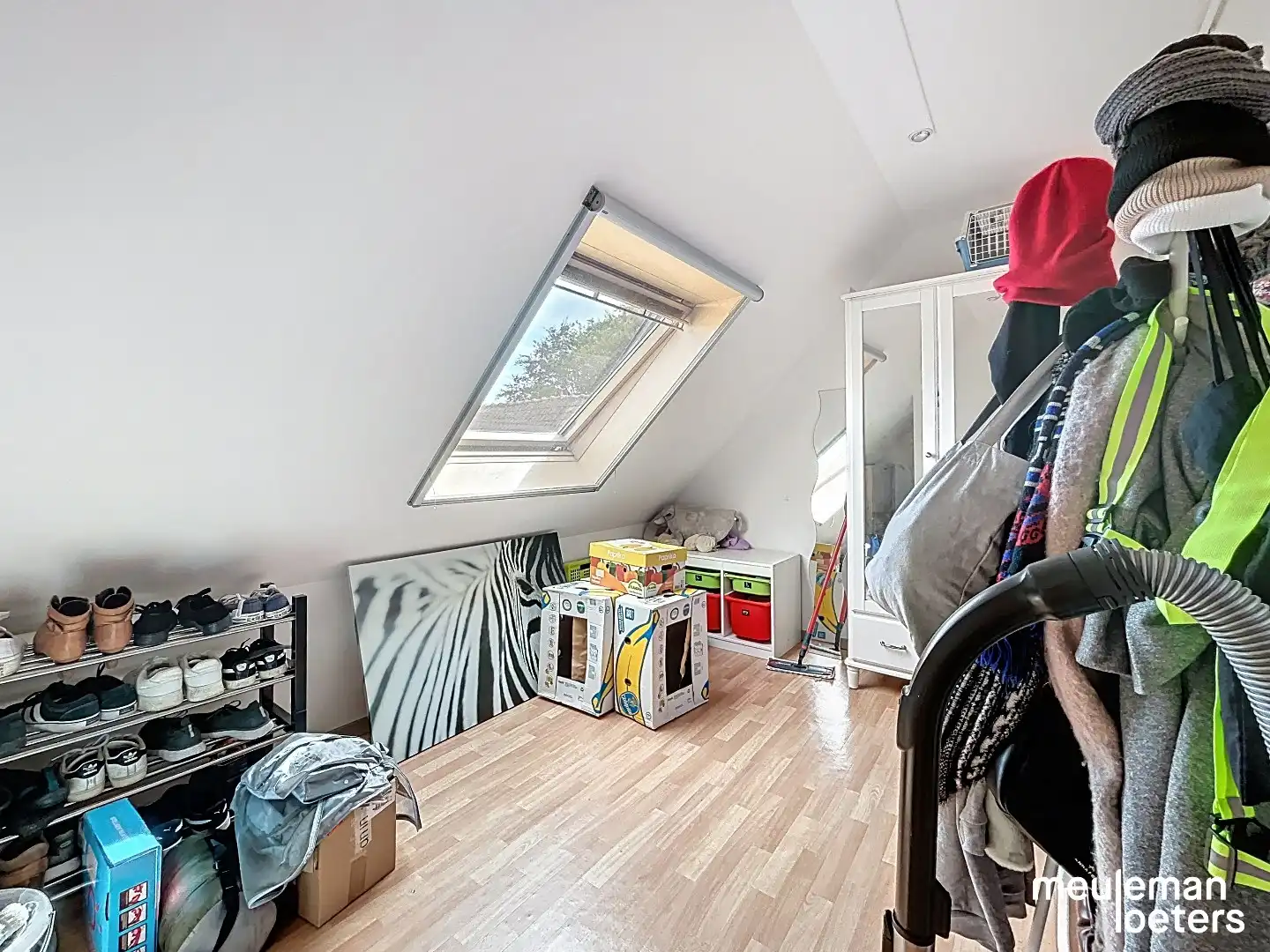 Verzorgd dakappartement met twee slaapkamers  foto 8