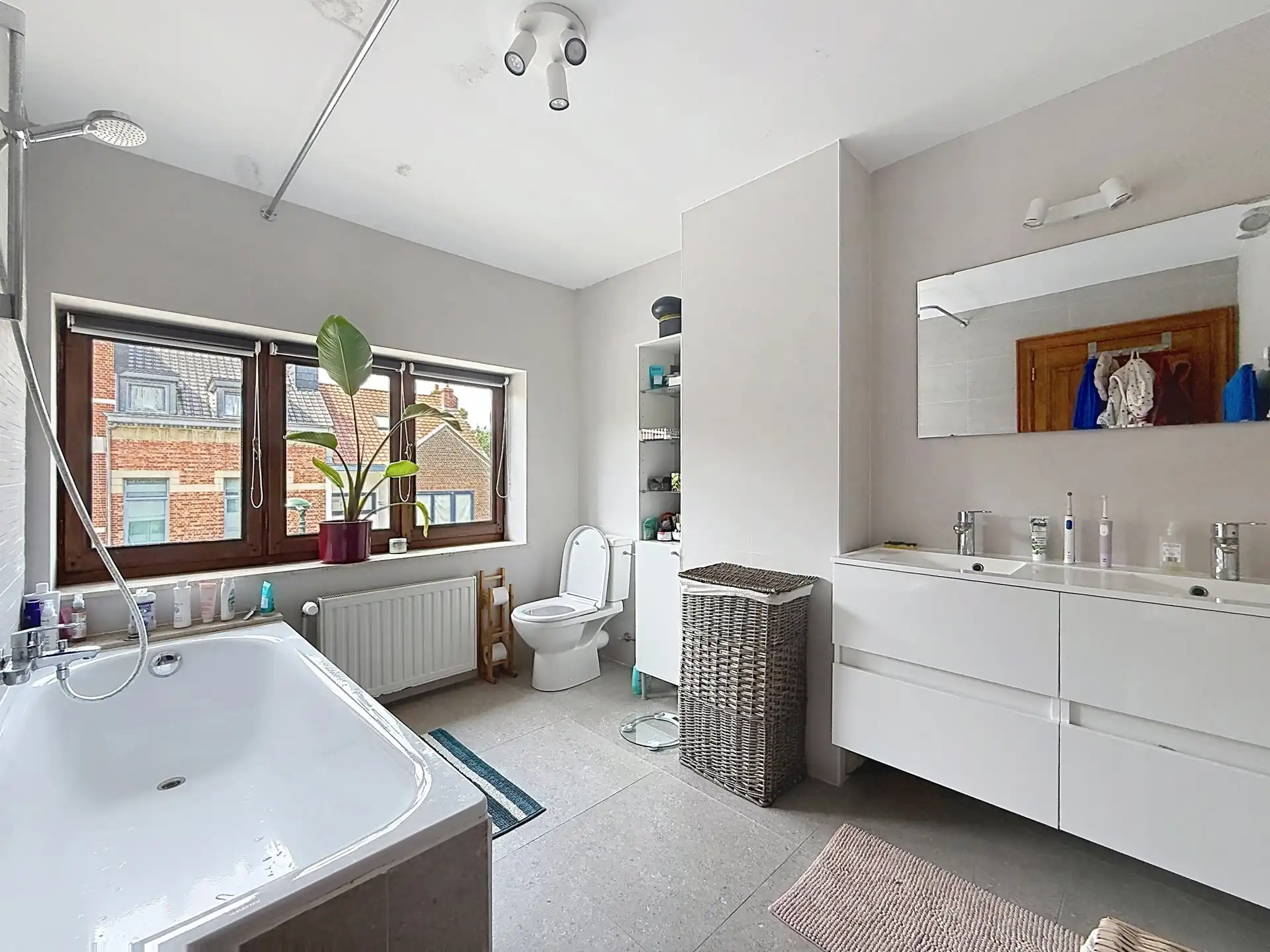 Wijk Dieweg, mooi karakteristiek huis met 3 slaapkamers foto 11