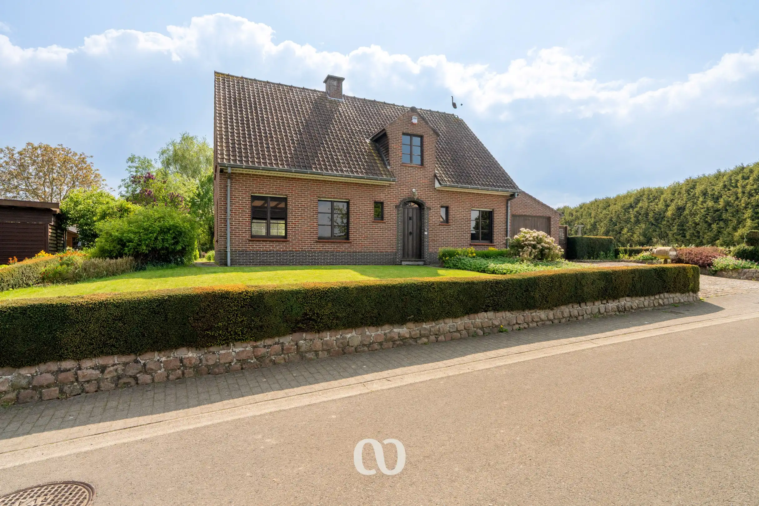 Prachtig gelegen gezinswoning met tuin en uitzicht in het centrum van Etikhove foto 21