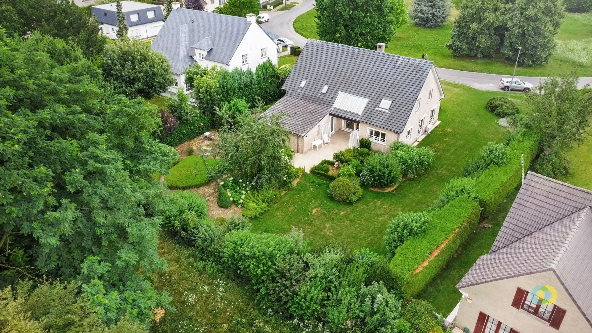 Ruime villa op mooi perceel foto 12