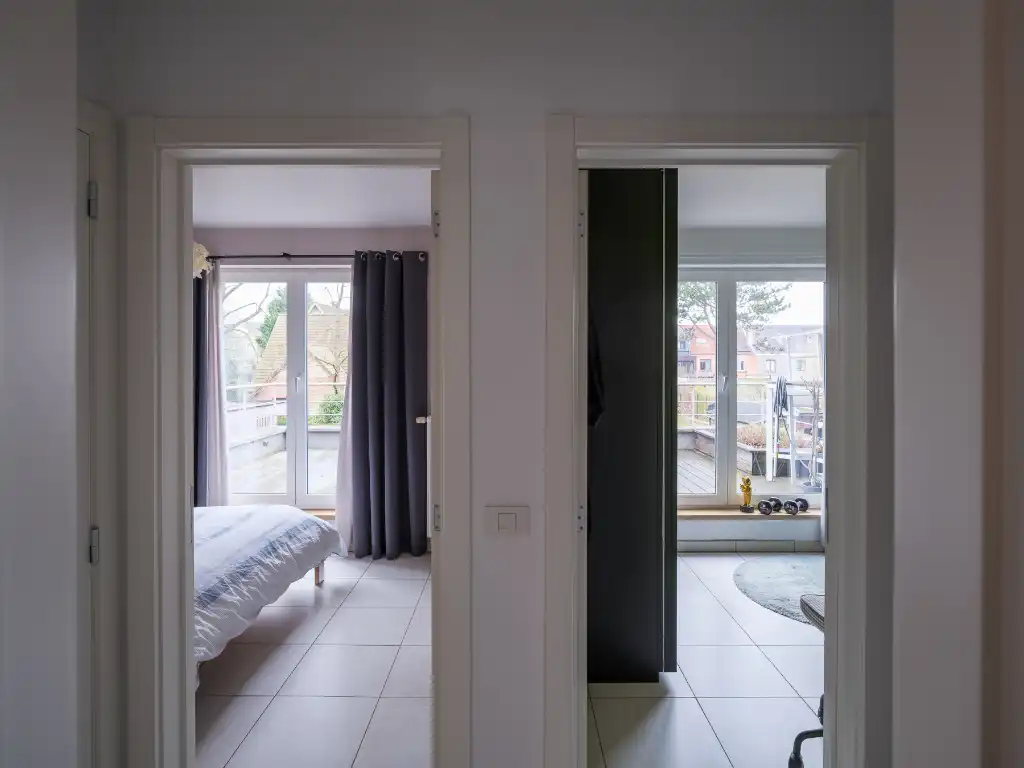 Gentbrugge - Licht op te frissen appartement met 2 slaapkamers en terras. foto 12