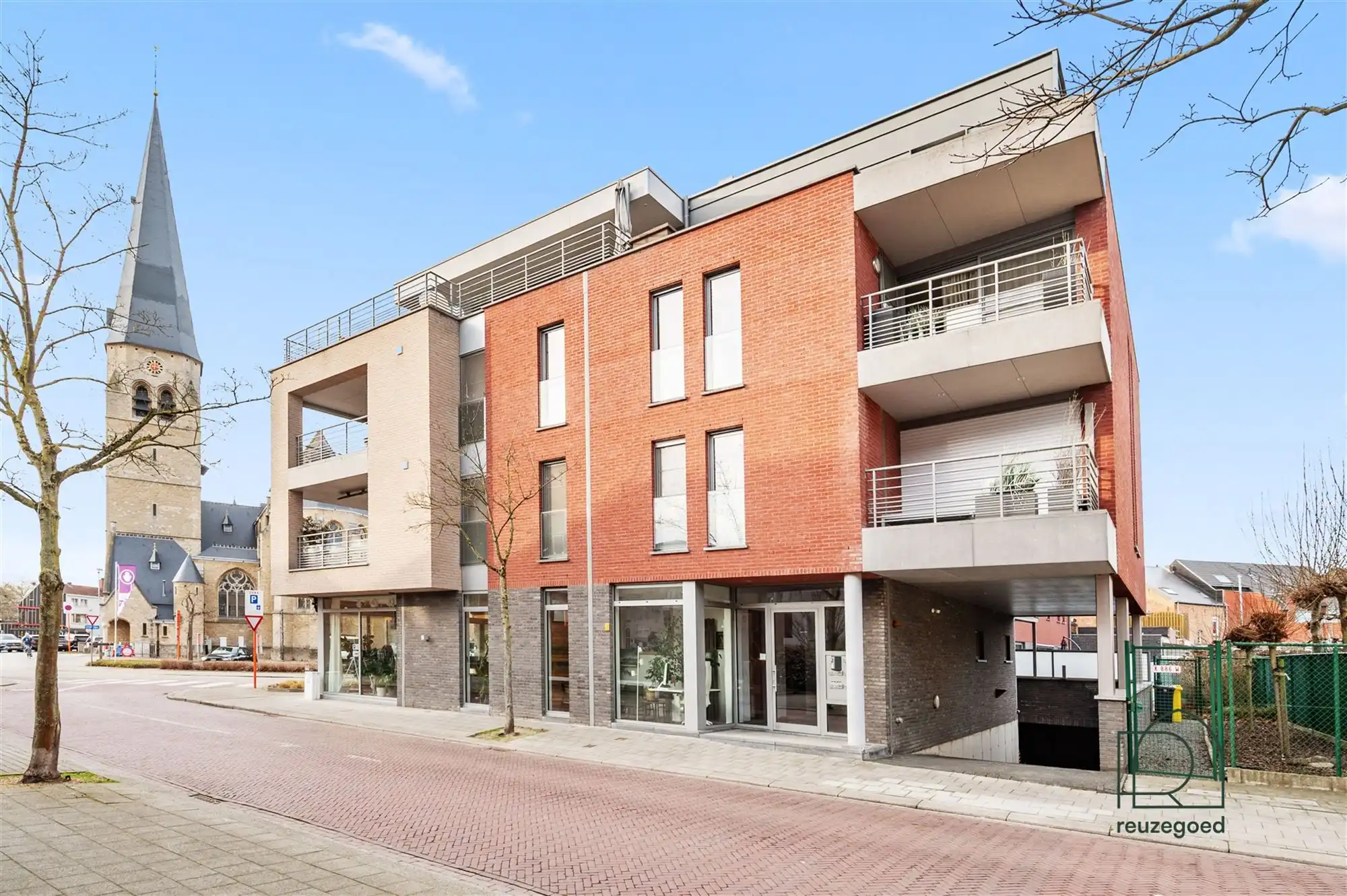 Handelspand met topligging op het Kerkplein van Bonheiden foto 4