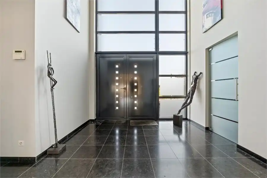 STIJLVOLLE OPEN BEBOUWING MET 3 SLKS OP EEN KNAP PERCEEL foto 8