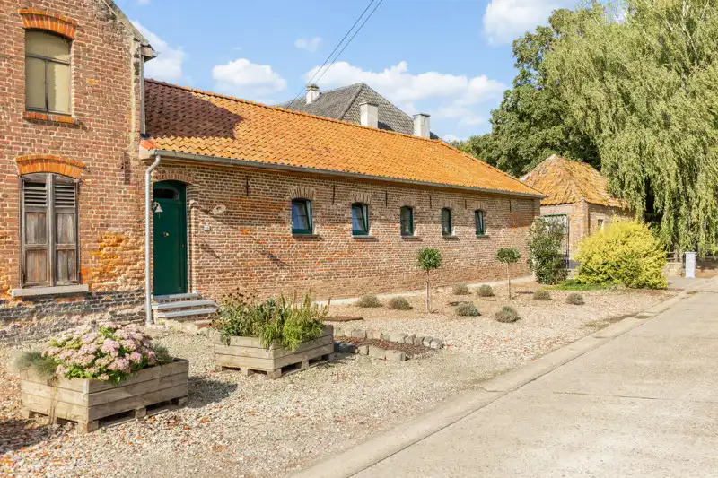 Gezellig huisje gelegen in het groen foto 2