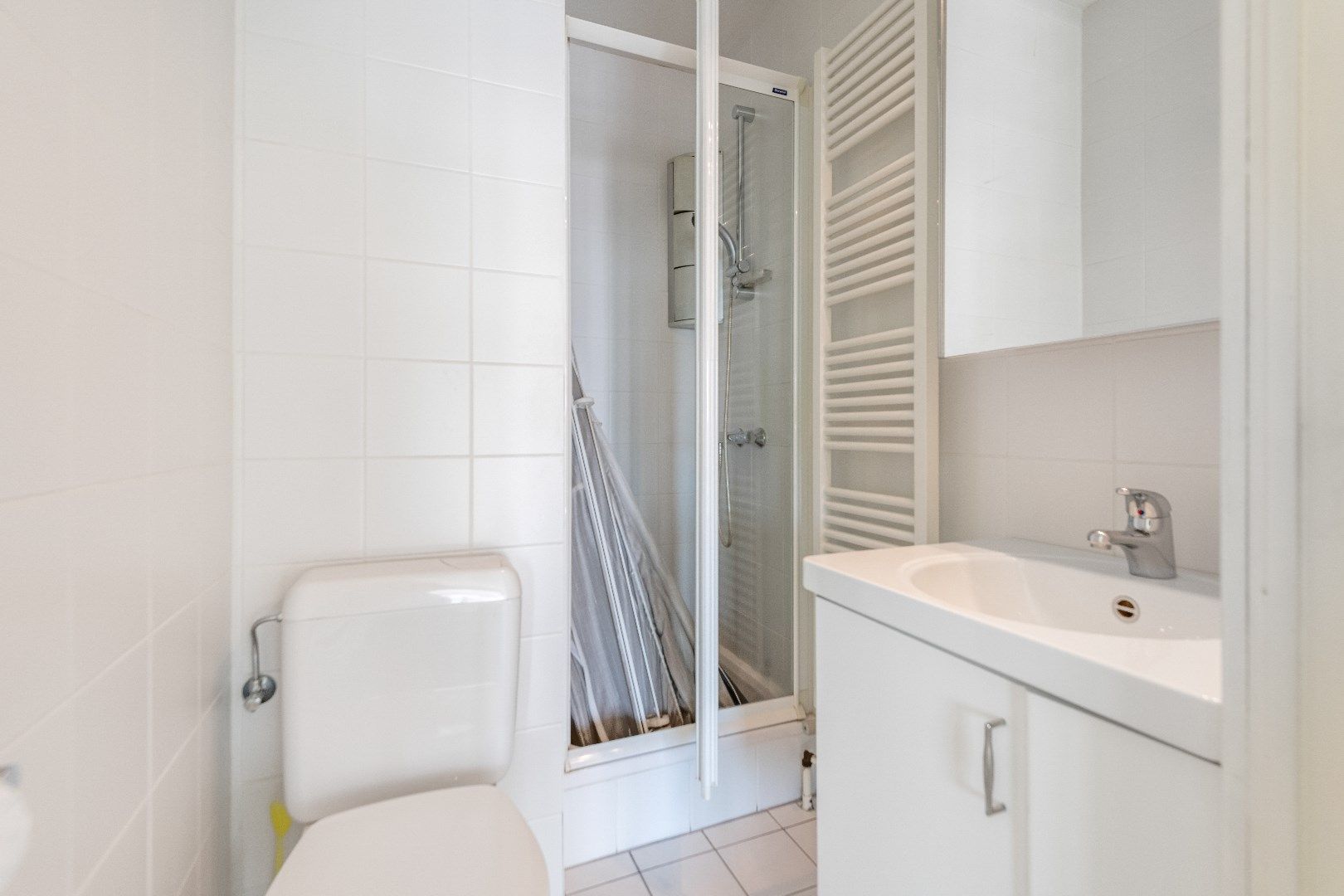 Te renoveren studio gelegen op de Kustlaan in het Zoute met open zicht op de villa's gelegen tussen het Albertplein en het Driehoeksplein op wandelafstand van d foto 5