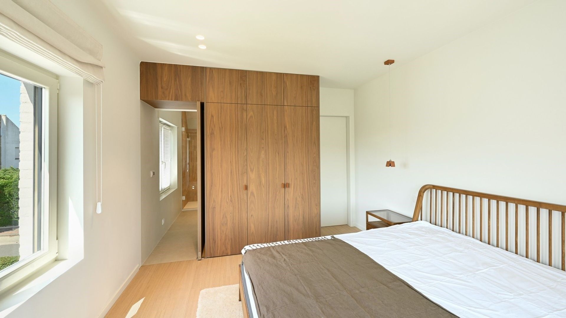 Vernieuwde stijlvolle koppelwoning op topligging in Duinbergen foto 10