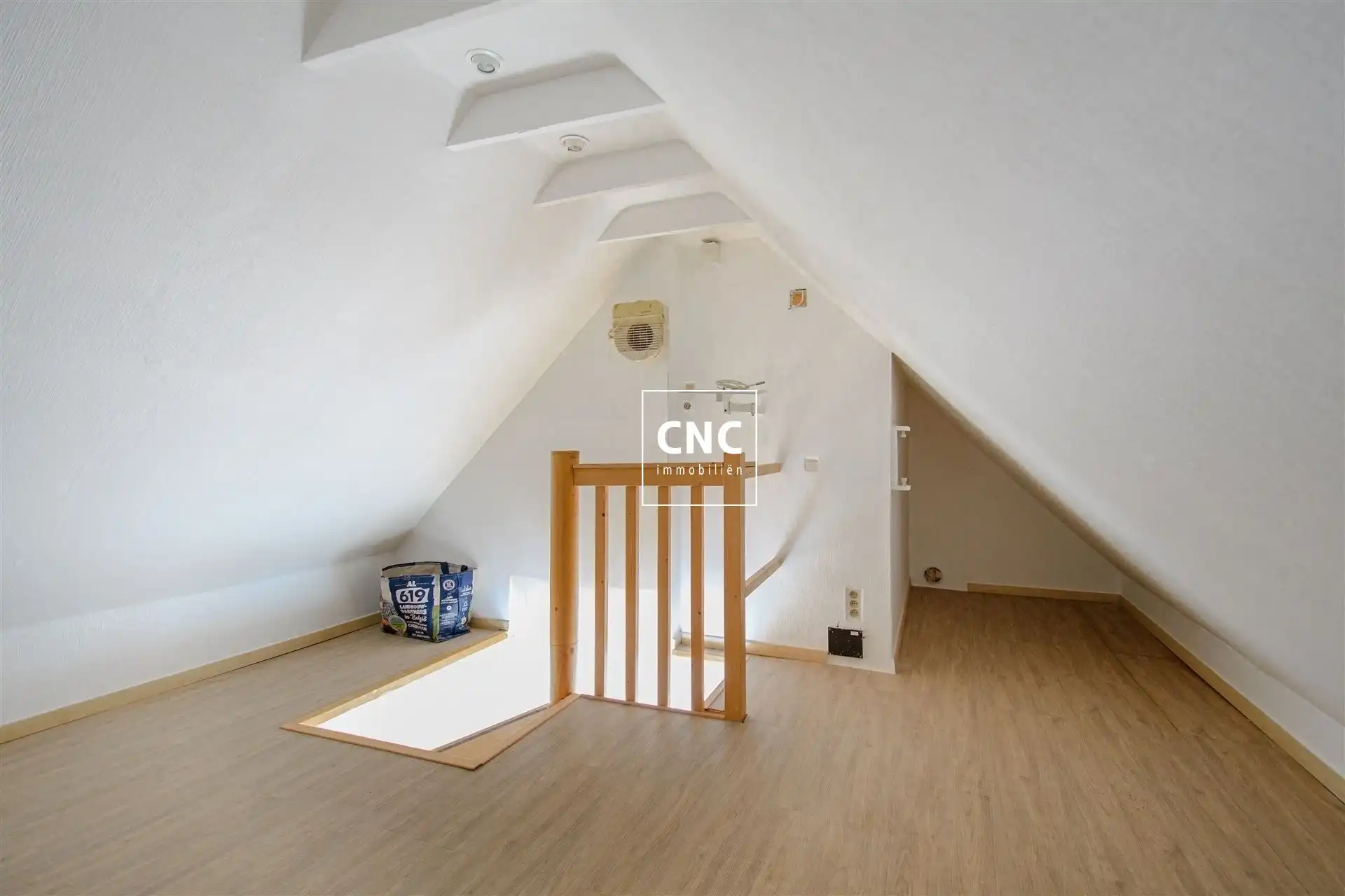 Instapklaar dakappartement in een mooie villa-residentie foto 9