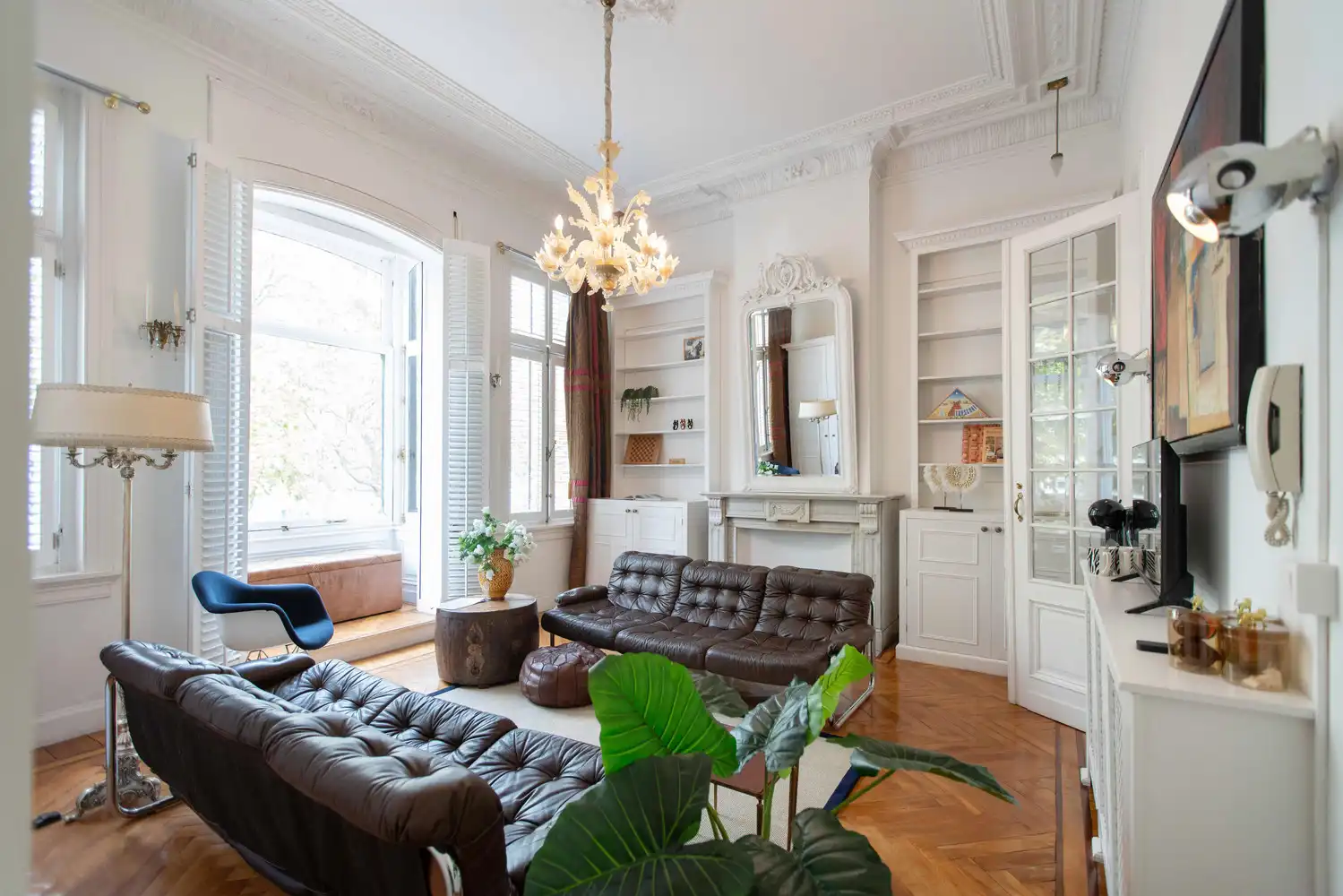 Ruime en luxueuze neoclassicistische herenwoning incl. dubbele garage en veelzijdige mogelijkheden op toplocatie te Antwerpen-Zuid foto 18