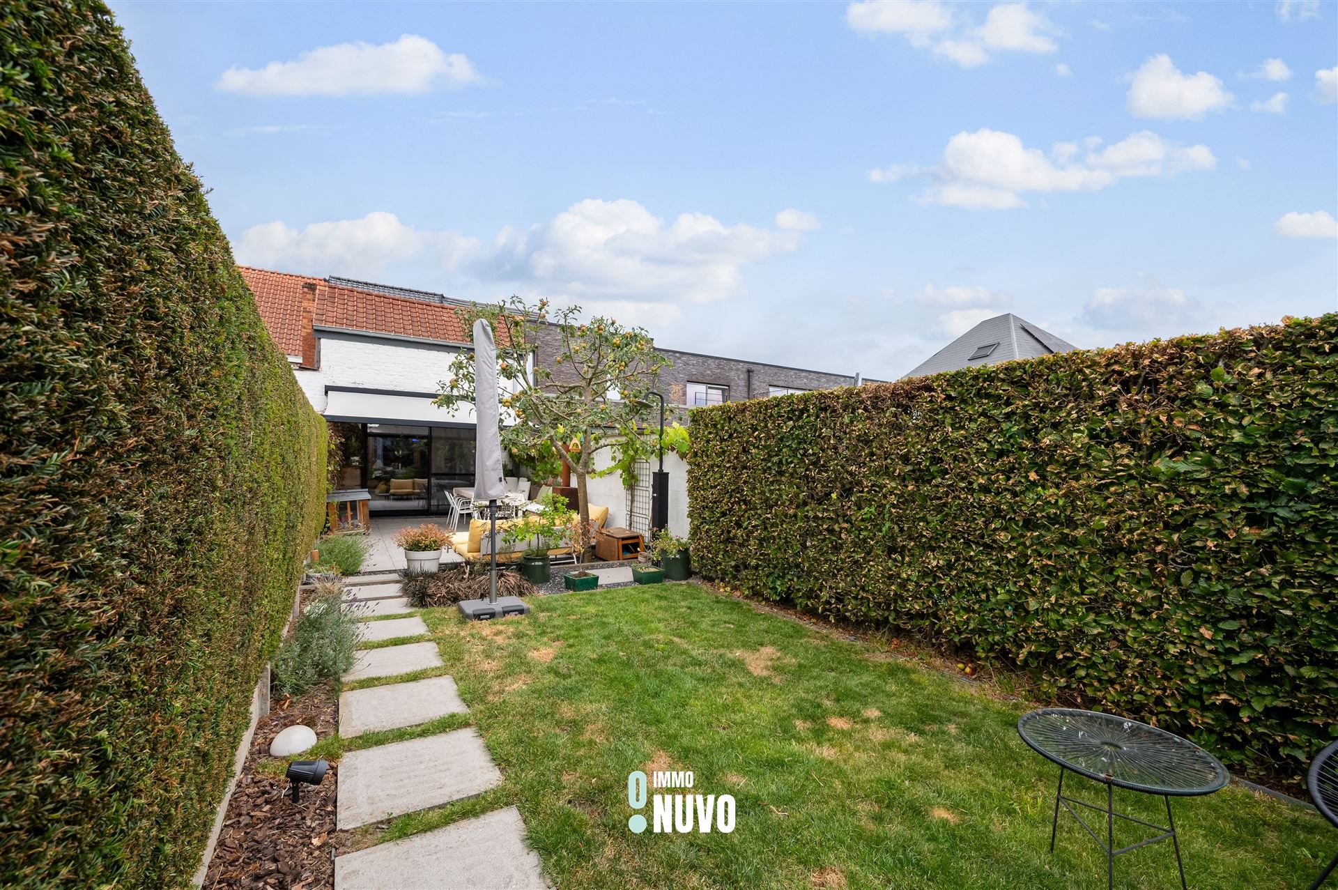 Instapklare lichtrijke woning met tuin foto 2