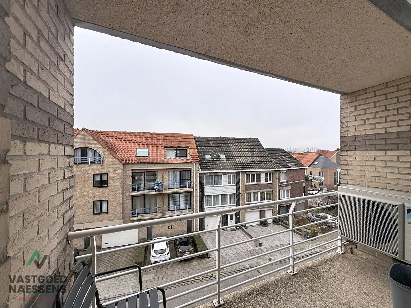GEMEUBELD DUPLEX-APPARTEMENT MET 2 SLPK EN TERRAS  foto 4