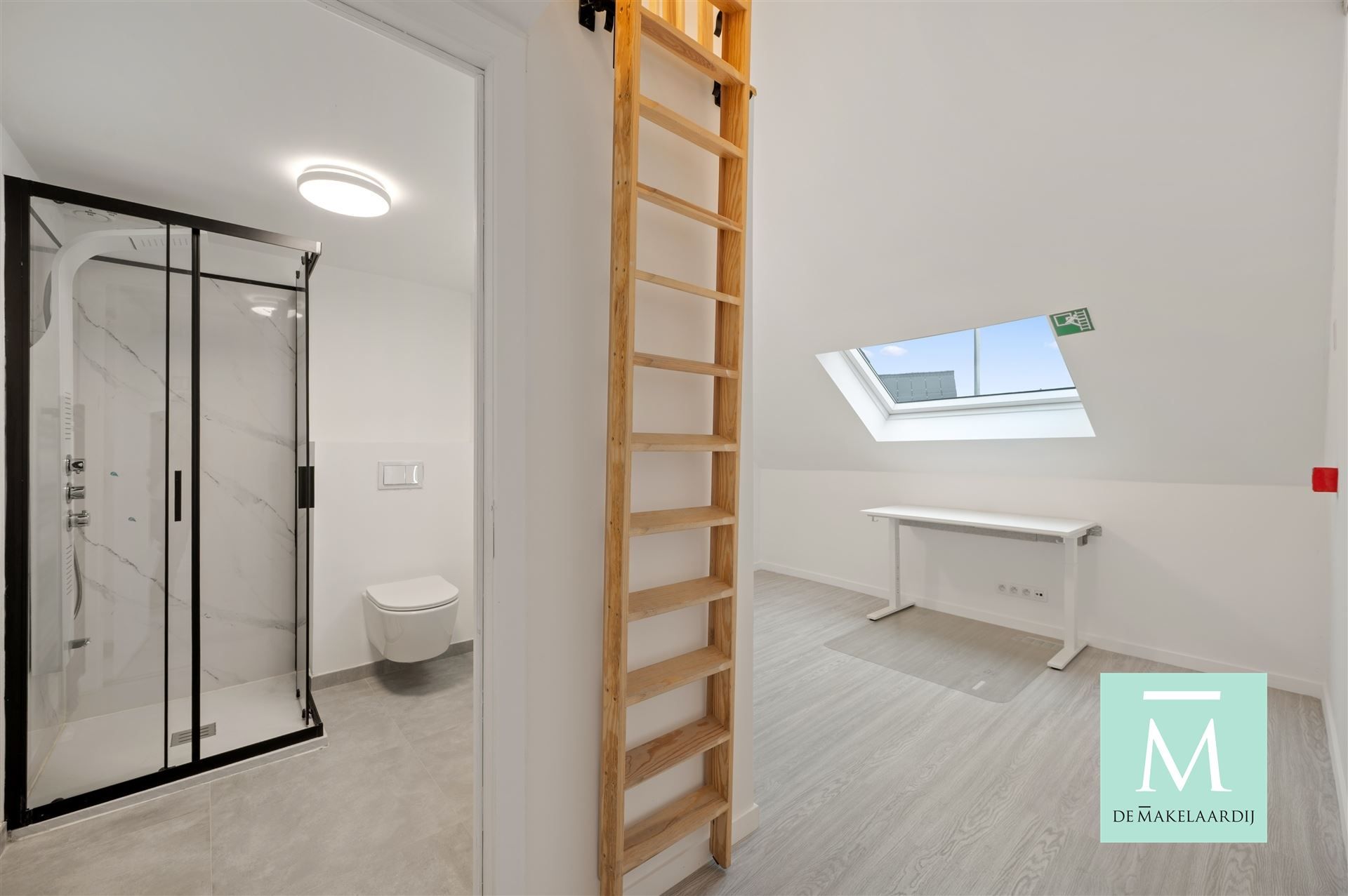 STUDENTS ONLY! Gemeubelde studentenkamer in hartje Mechelen - EERSTE BEWONING NA RENOVATIE  foto {{pictureIndex}}