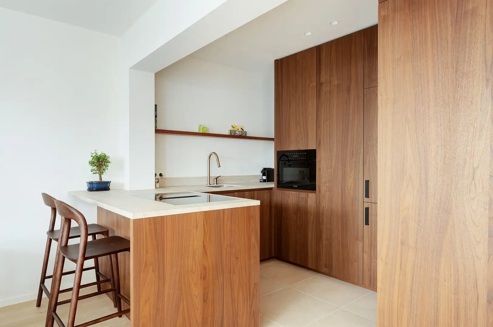 Gerenoveerd appartement centraal gelegen in het centrum van Knokke, vlakbij de winkels en de zee. foto 11