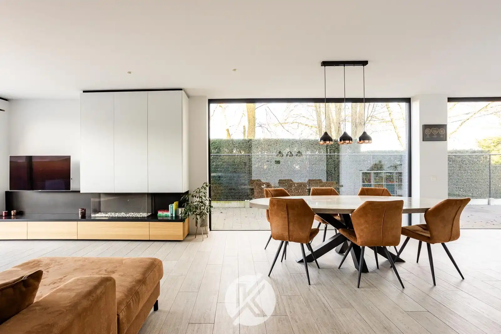 Kwalitatieve woning in moderne stijl foto 7