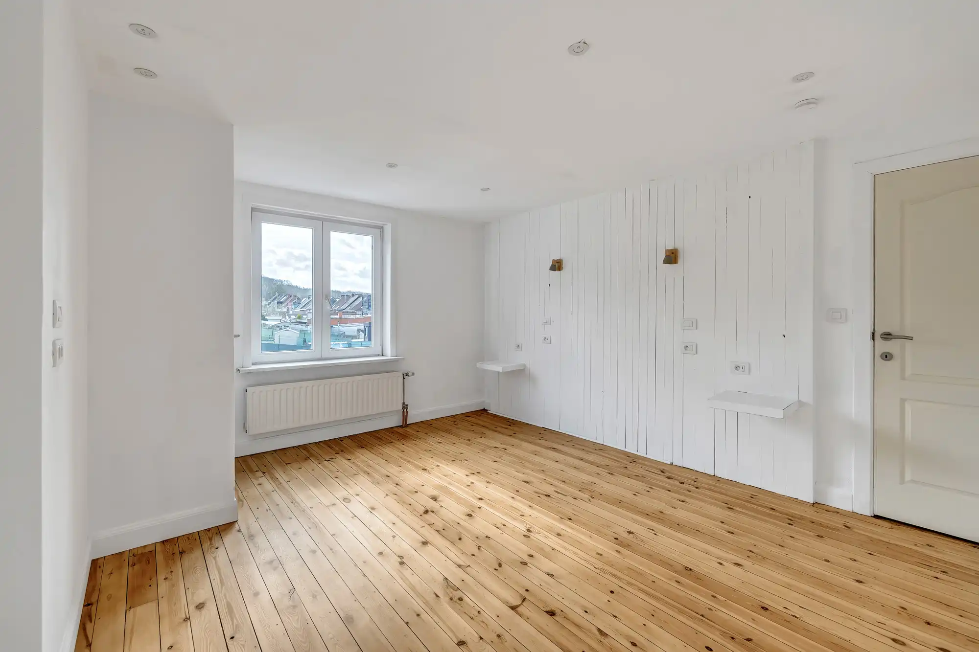 Instapklaar triplex of opbrengsteigendom met 5 slpks 2 badk. foto 11