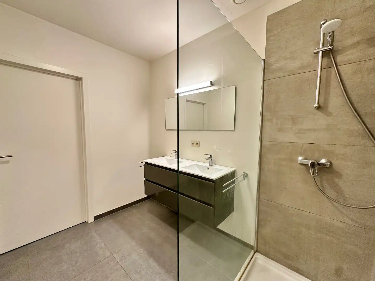 Ruim en energiezuinig appartement in het centrum van Tongeren met 2 slaapkamers foto 9