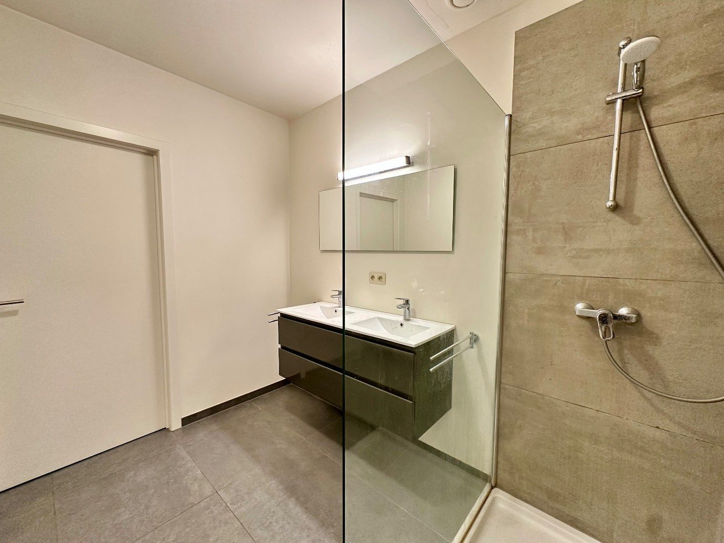 Ruim en energiezuinig appartement in het centrum van Tongeren met 2 slaapkamers foto 9