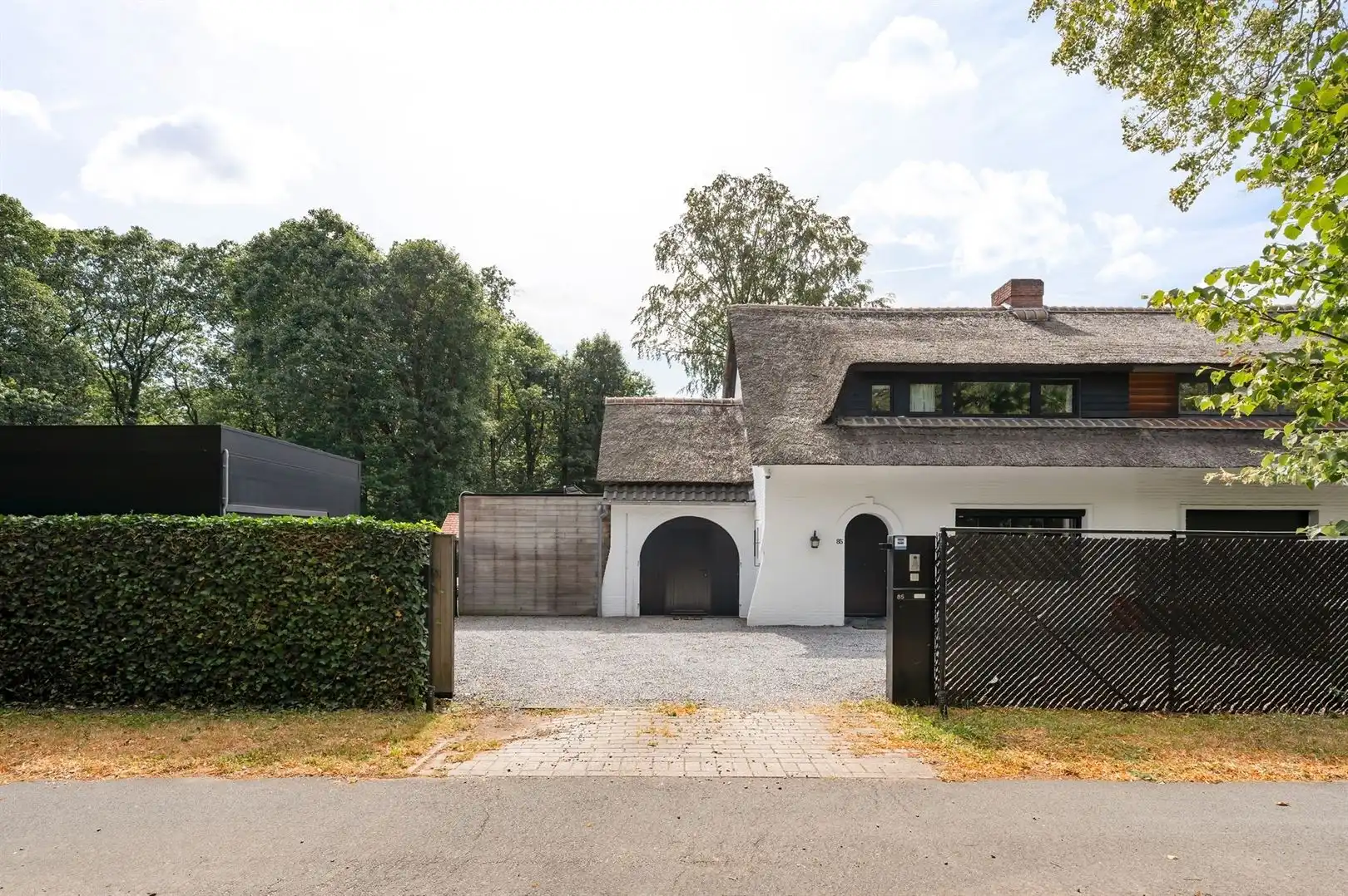 Instapklare halfopen villa met rieten dak, verwarmd zwembad en eigen wellness foto 3
