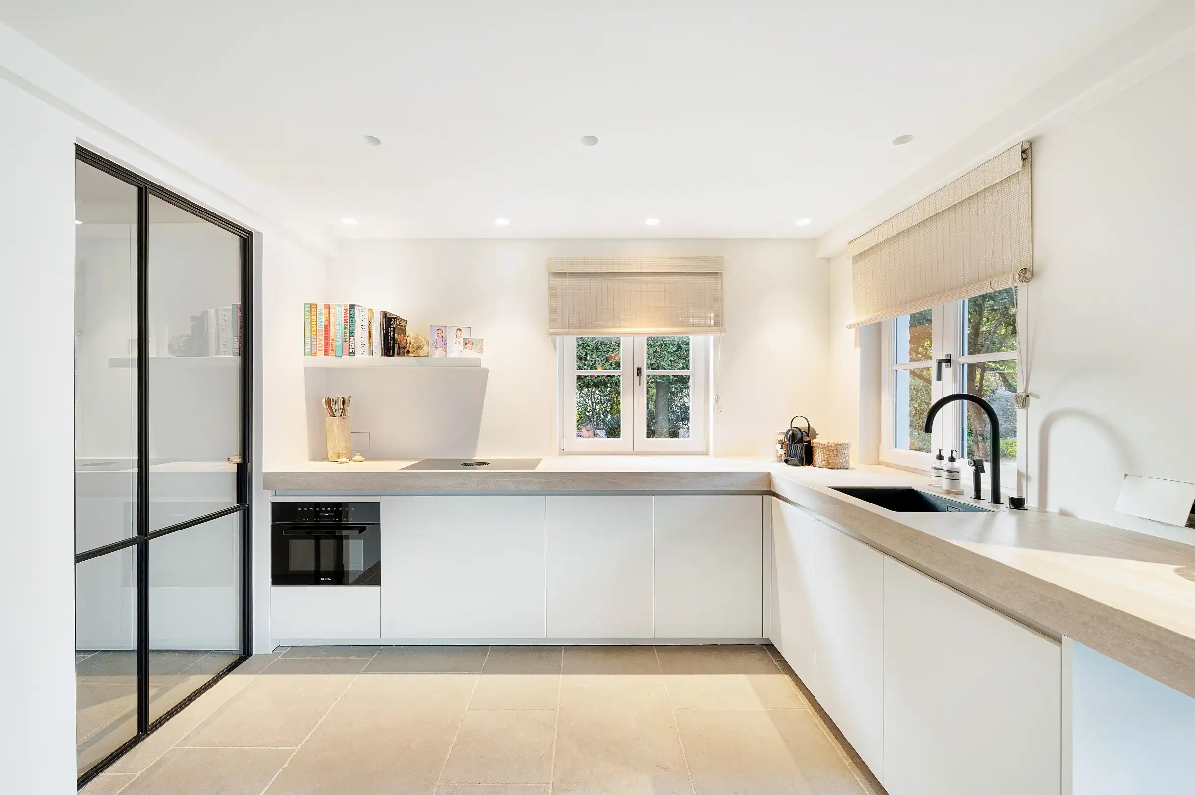 Luxueus afwerkte koppelvilla op wandelafstand van het Albertplein en de Lippenslaan foto 8