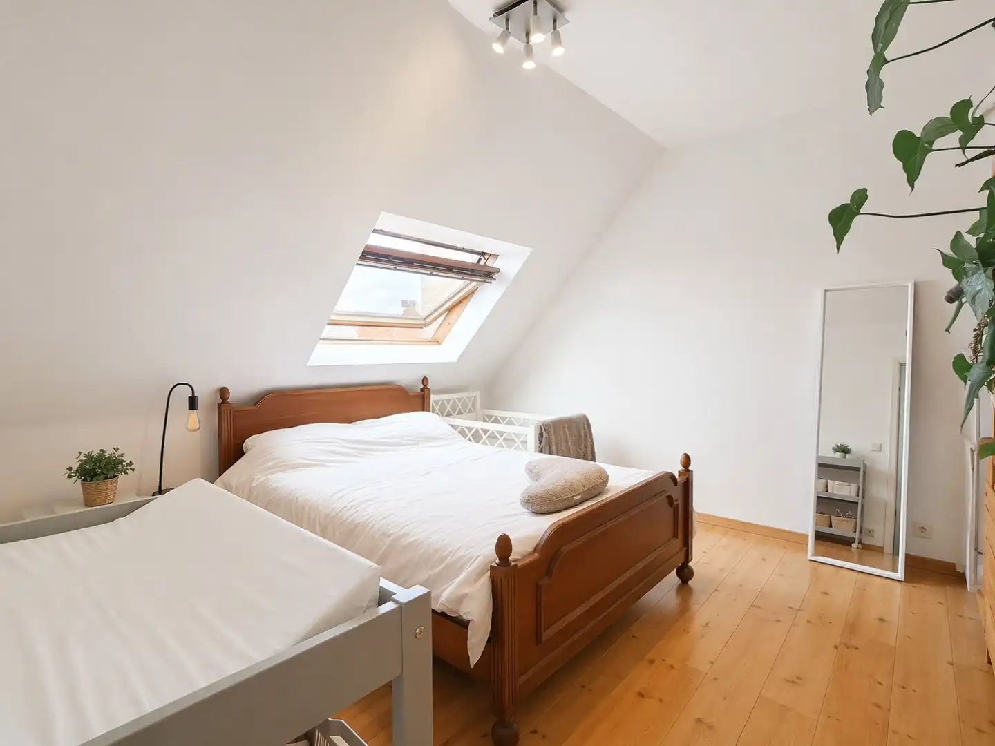 Appartement met garage op de tweede verdieping te Sint-Niklaas foto 6
