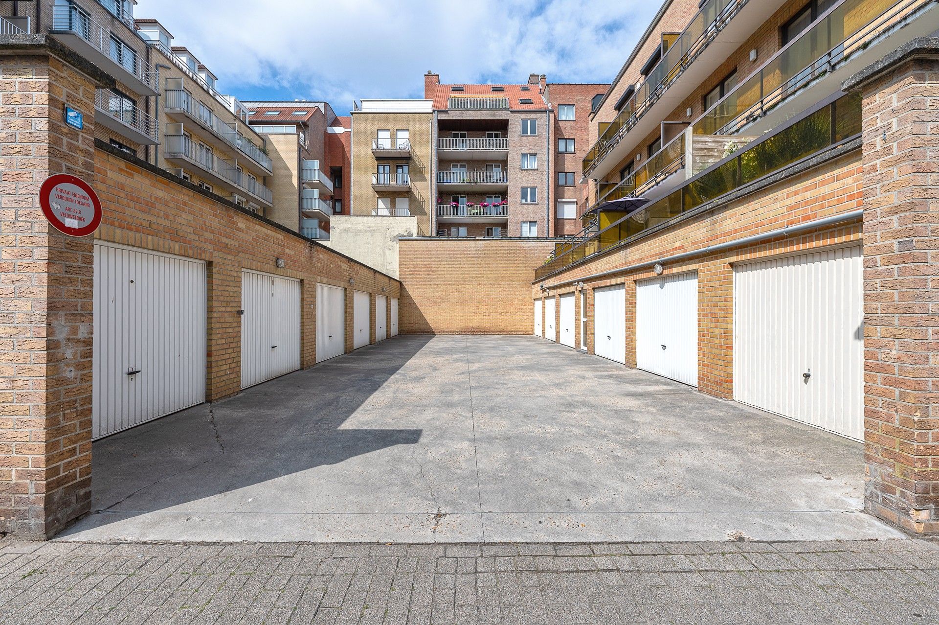Centraal gelegen appartement met twee terrassen nabij de Lippenslaan foto 18
