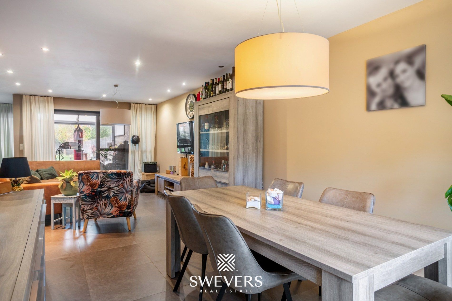 Ruime, instapklare woning met drie slaapkamers en prachtige tuin foto 10