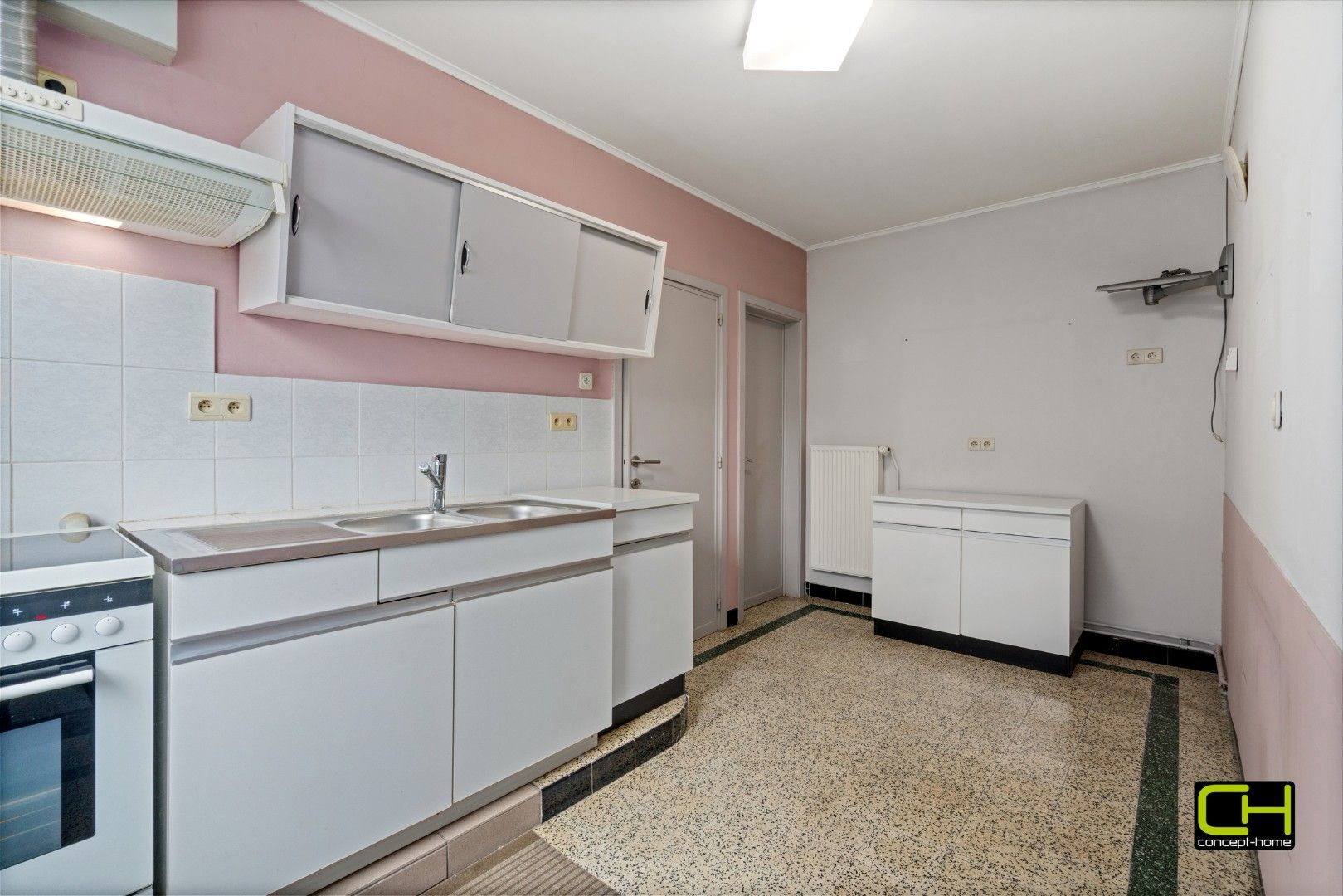 Lichtrijke woning met veel potentieel te koop in Sleidinge foto 6