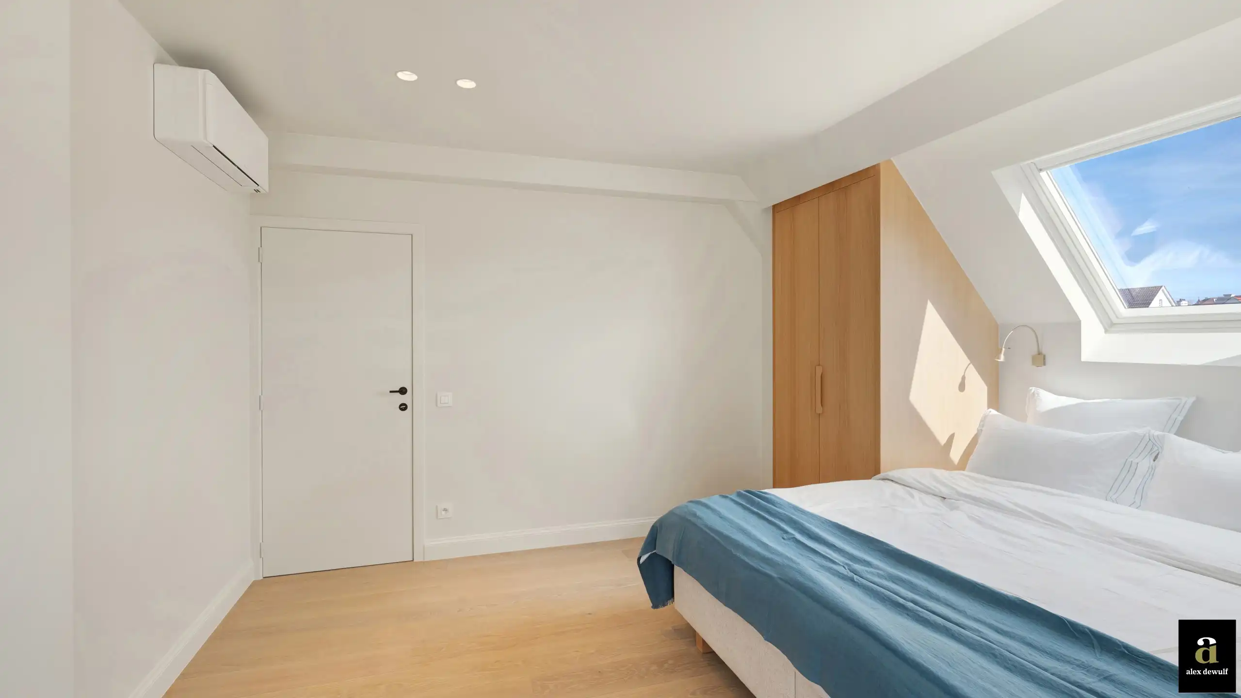 Uitstekend gelegen, volledig gerenoveerde koppelvilla te Duinbergen, op wandelafstand van het strand en de duinen. foto 43