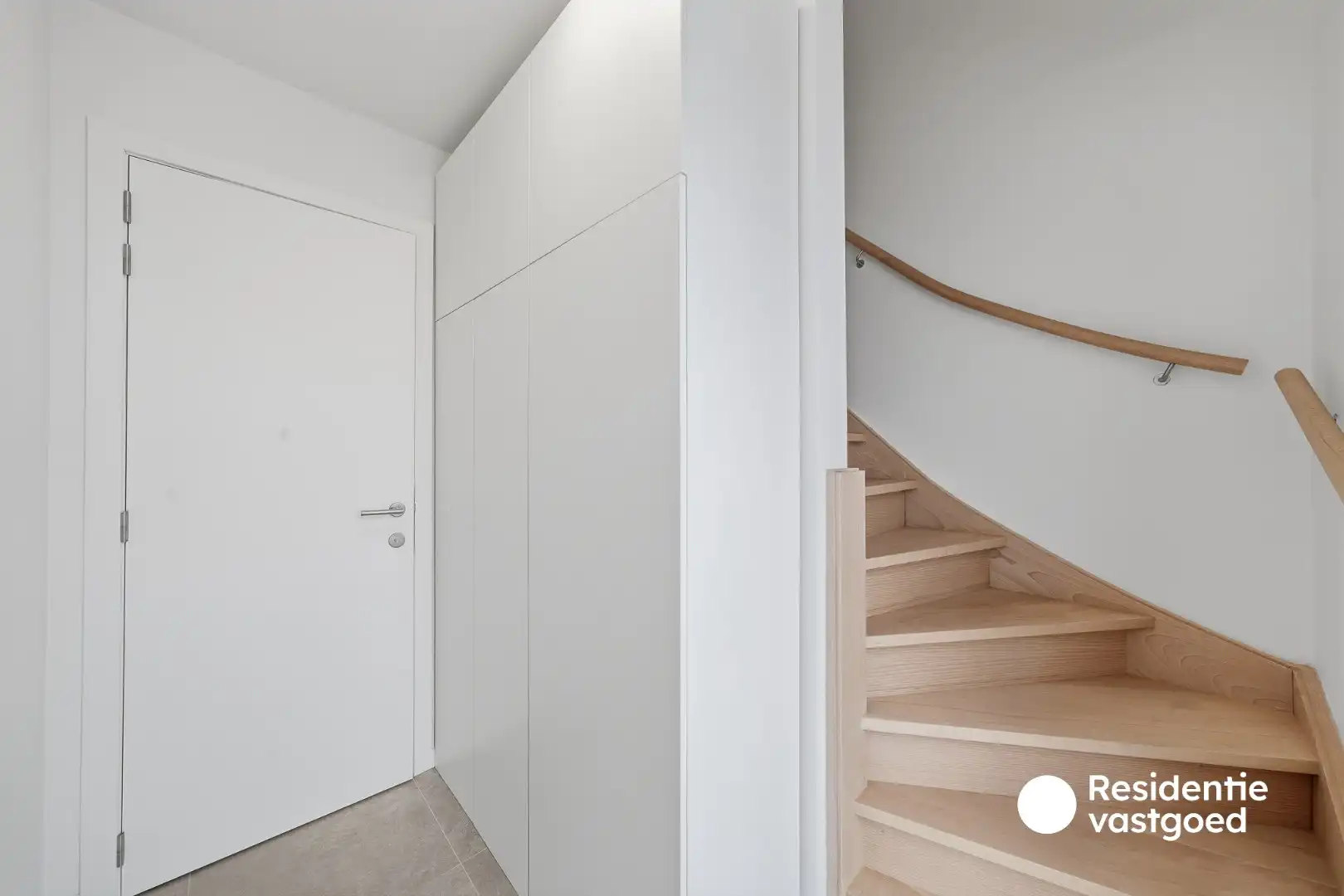 Energiezuinige halfopen recente woning met 3 slaapkamers in Oudenburg foto 15