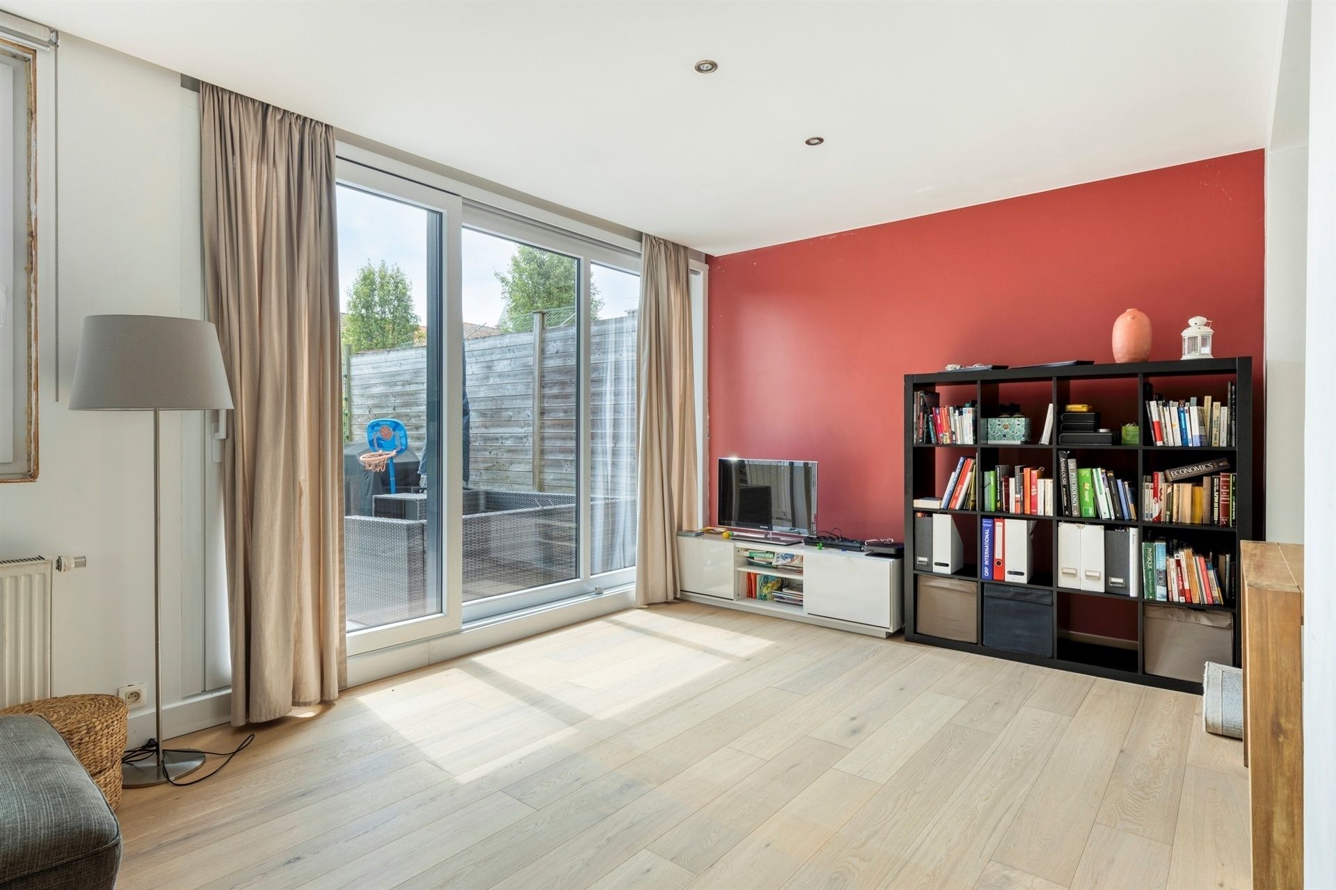 Instapklare, volledig gerenoveerde woning met 3 kamers foto 4