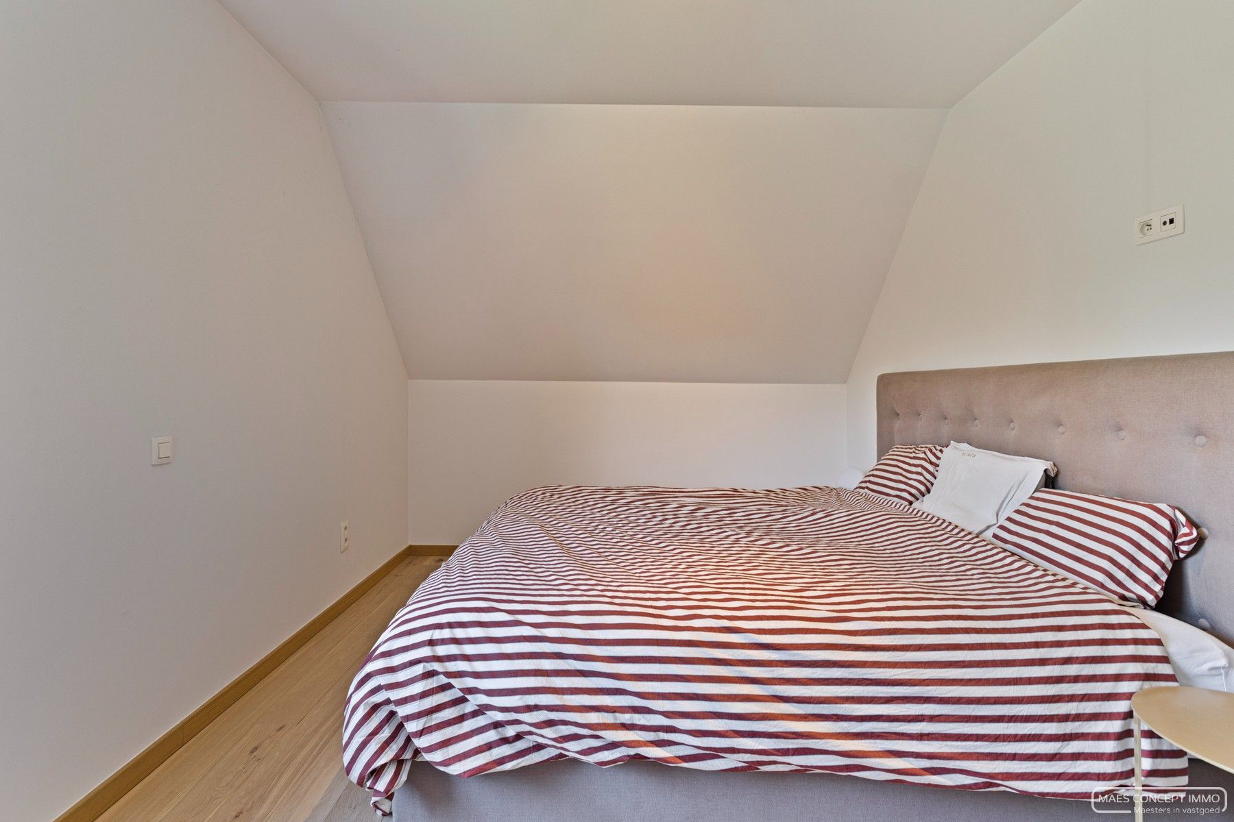 Architecturale alleenstaande woning in Anzegem centrum foto 23