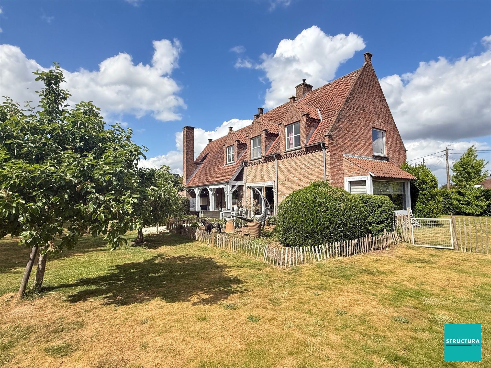 Prachtige villa met 4 slpks foto 2