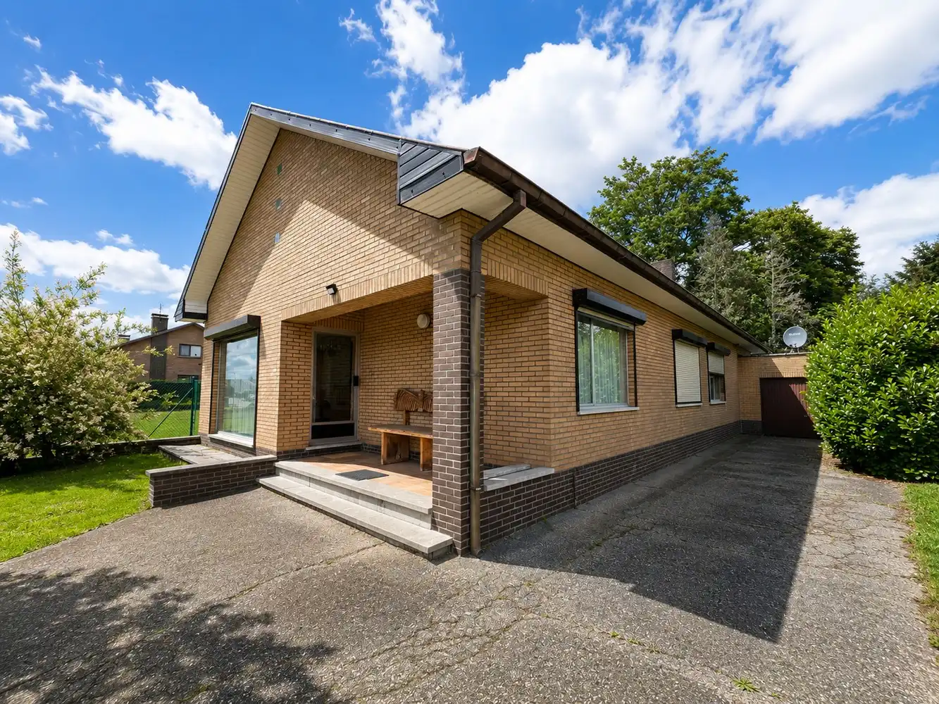 Hoofdfoto van de publicatie: BUNGALOW