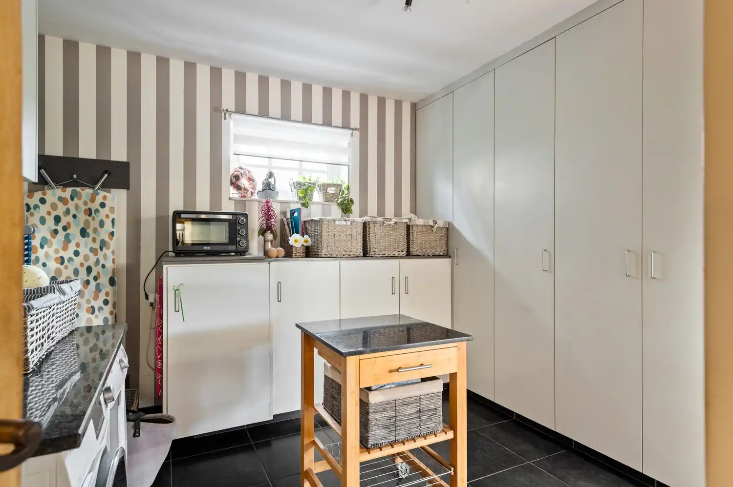 Charmante woning met 4 slaapkamers, grote tuin en dubbele garage foto 15