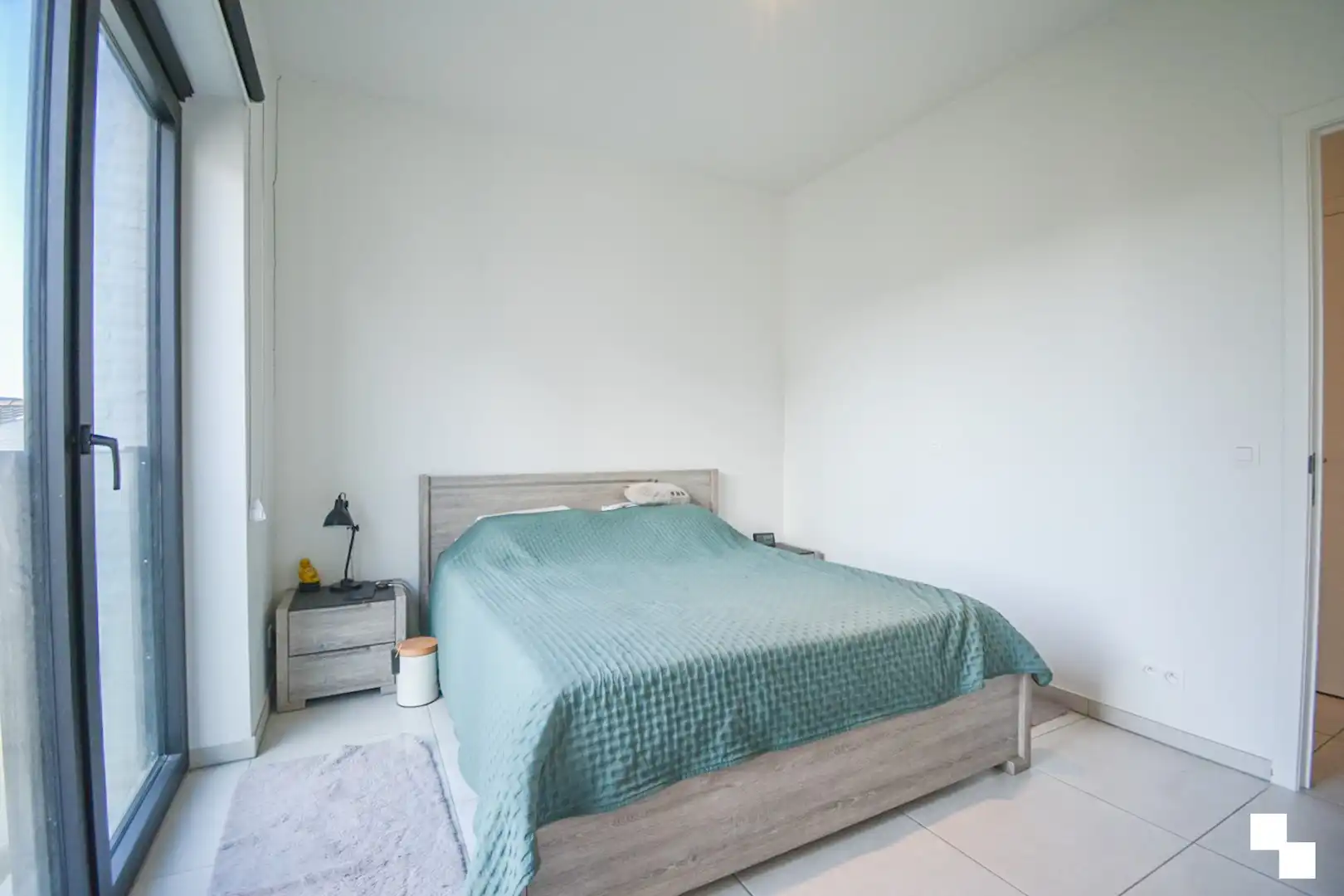 Energiezuinig 2-slaapkamer appartement met garage - centrum Rumbeke foto 12