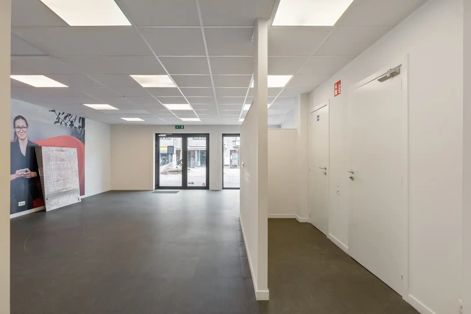 EXCLUSIEVE KANS: HANDELSGELIJKVLOERS TE KOOP IN DE VERNIEUWDE VREDELAAN, HOUTHALEN-HELCHTEREN foto 8