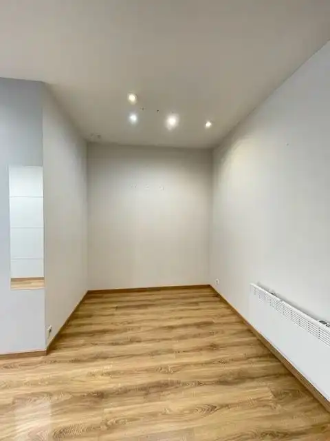 Handelspand gelegen in het ‘Montmartre’ van het centrum Halle. foto 5