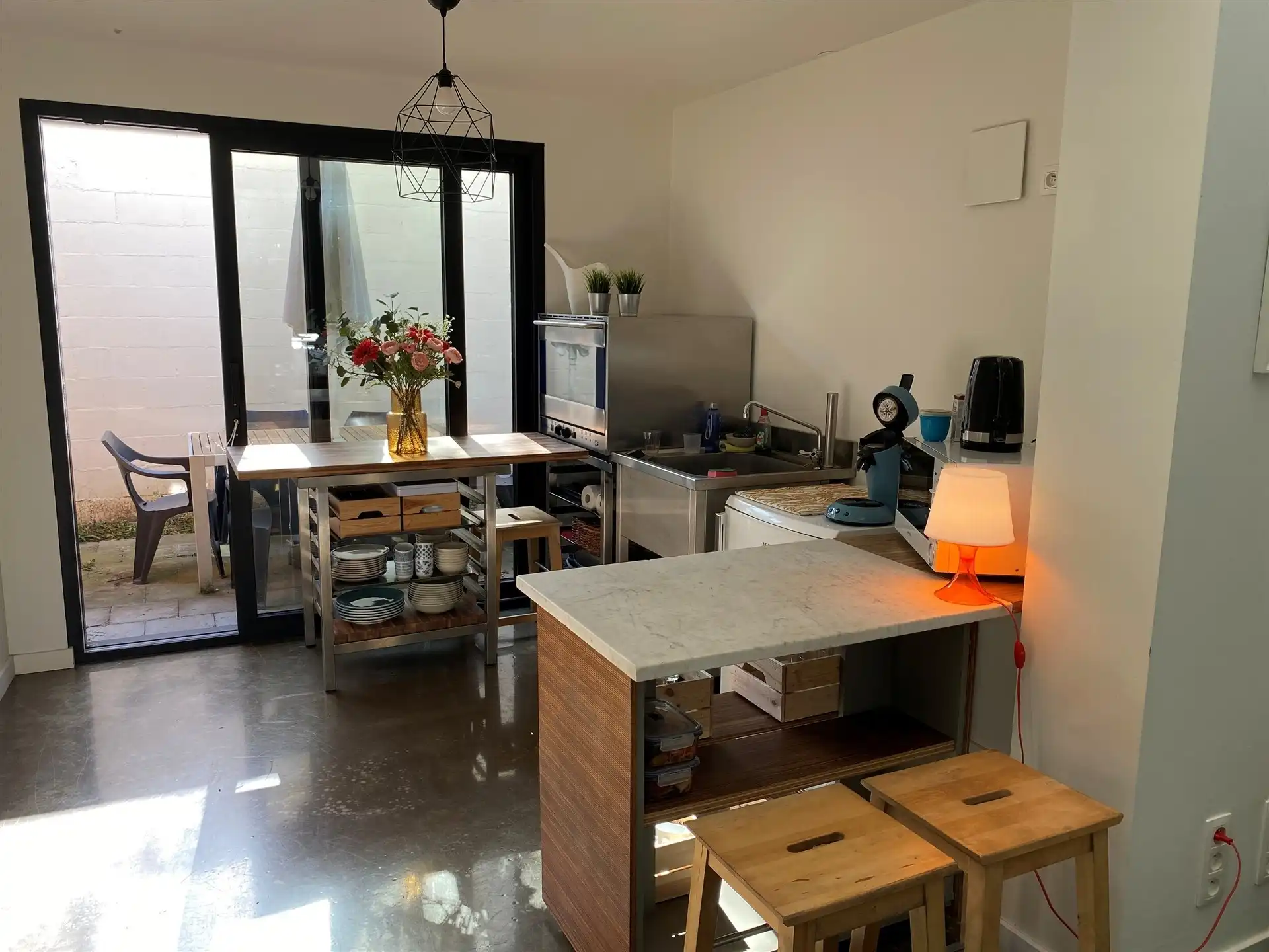 Gelijkvloerse kantoorruimte met kelder en terras. foto 16